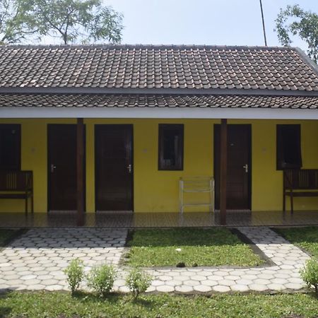Blue Flame Inn Banyuwangi  Exterior photo