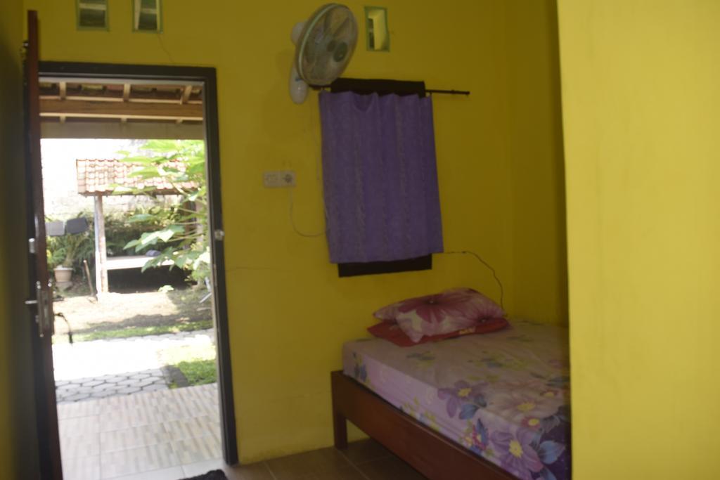 Blue Flame Inn Banyuwangi  Exterior photo
